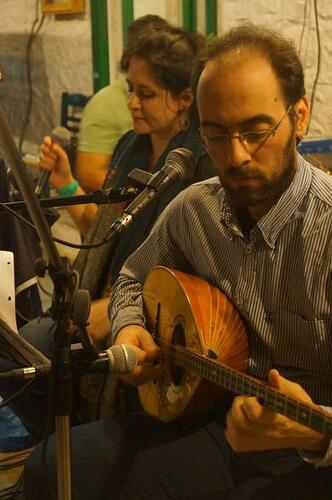 DSC03626 - Hydra 2014 - Yorgos and Labri - Douskos concert.jpg
