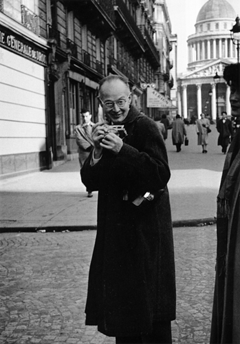 400px-Portrait_of_Henri_Cartier-Bresson_-Paris-1954-_Kimura_Ihei